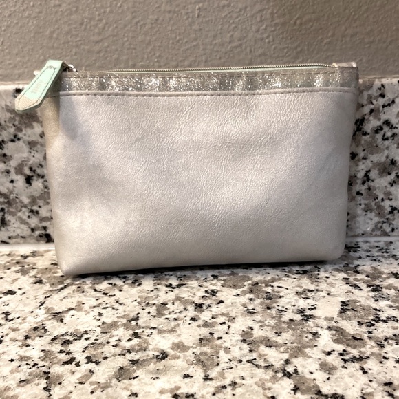 Ipsy Clutch Bag - Picture 2 of 3
